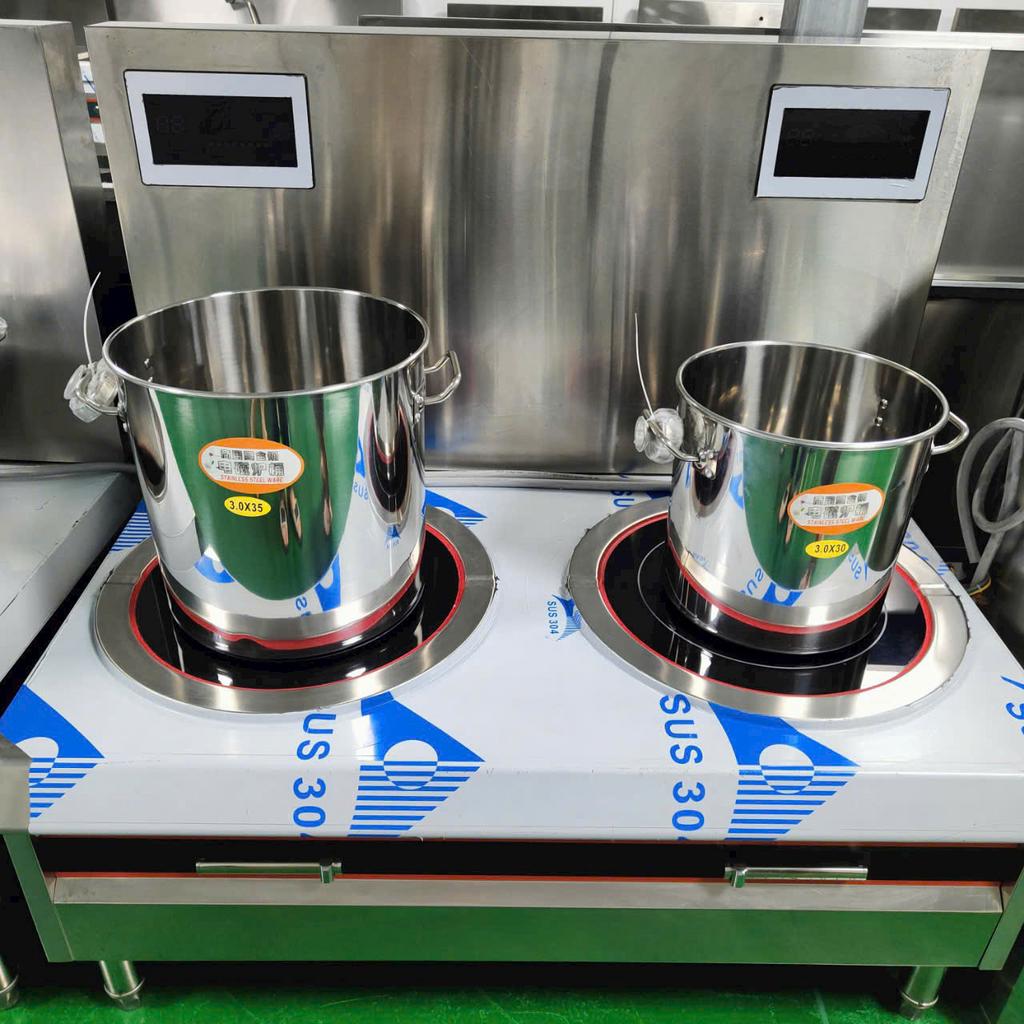 Mặt bằng bếp quyết định kích thước thiết bị và khả năng triển khai quy trình một chiều.