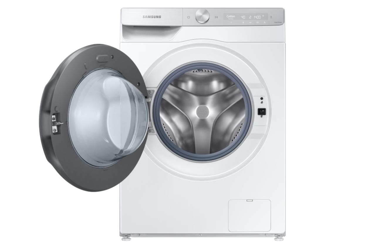 Bong bóng siêu mịn và hơi nước nhiệt độ cao giúp giặt sạch sâu, bảo vệ sợi vải.