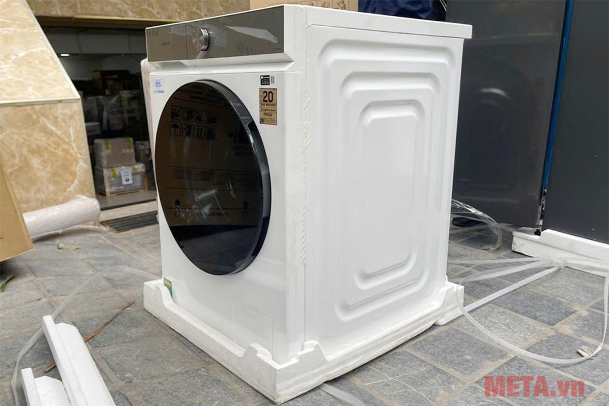AI Wash và AI Dispenser giúp máy tự tối ưu chu trình và giảm thao tác hằng ngày.