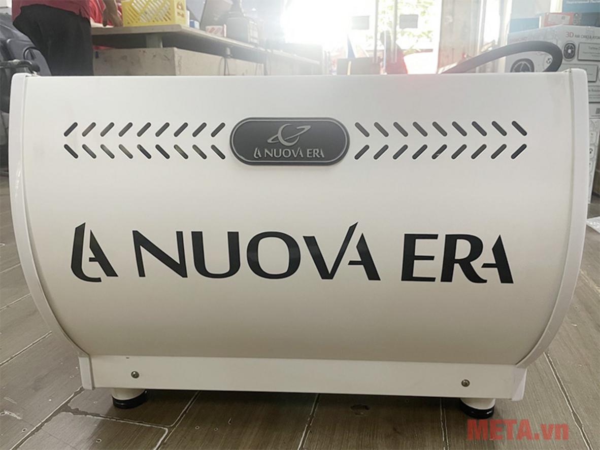Phiên bản All White tạo điểm nhấn sang trọng và hiện đại cho quầy bar.