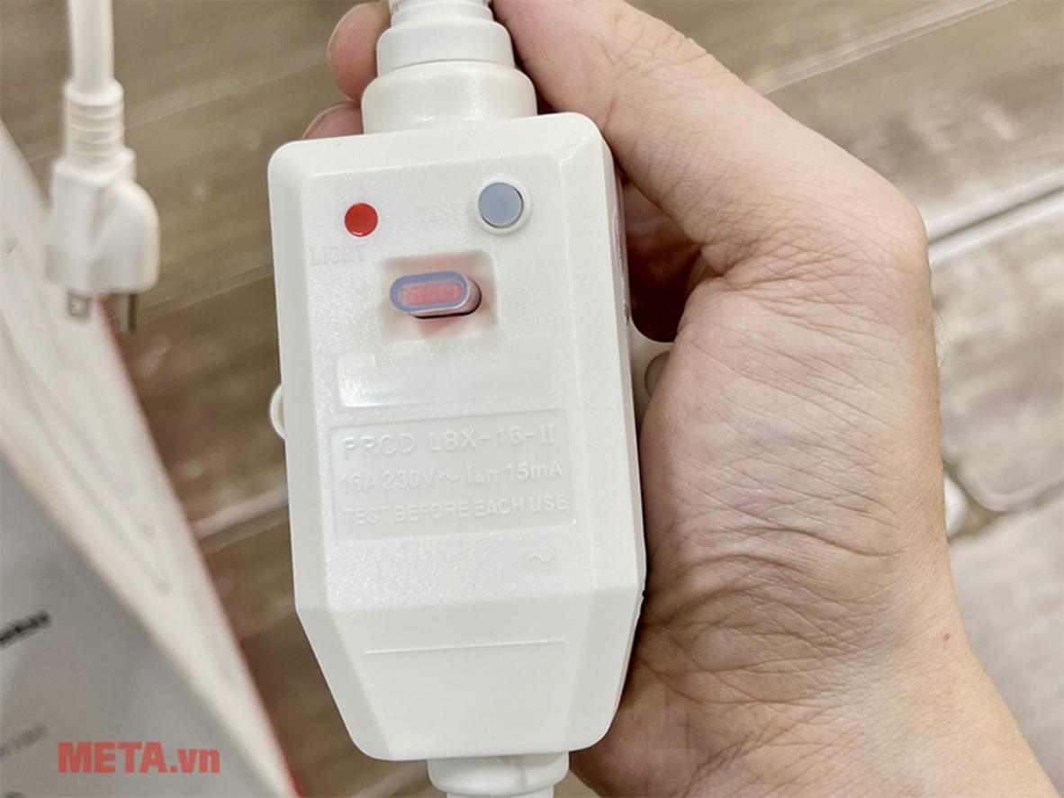 Các chi tiết kỹ thuật nổi bật của Ariston Vitaly 30 2.5 FE.