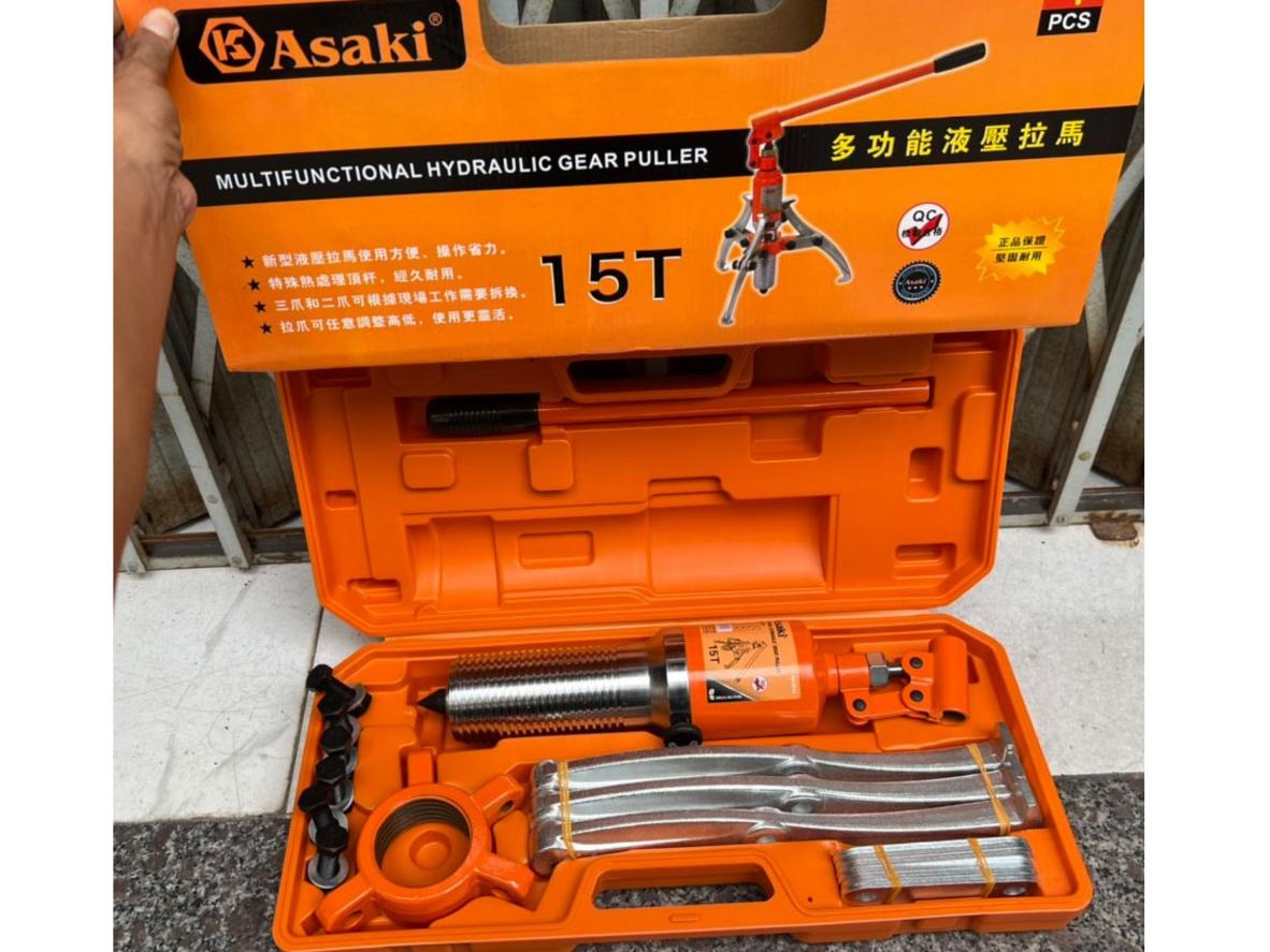 Lực kéo 15 tấn hỗ trợ tháo nhanh các chi tiết cơ khí bị ép chặt.