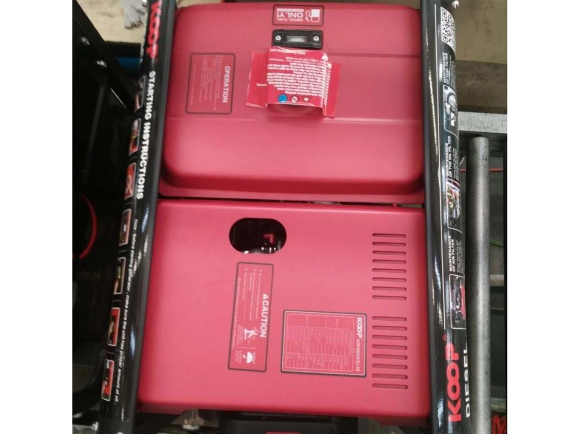 AVR và củ phát tự kích từ giúp điện áp 220V/50Hz ổn định hơn.