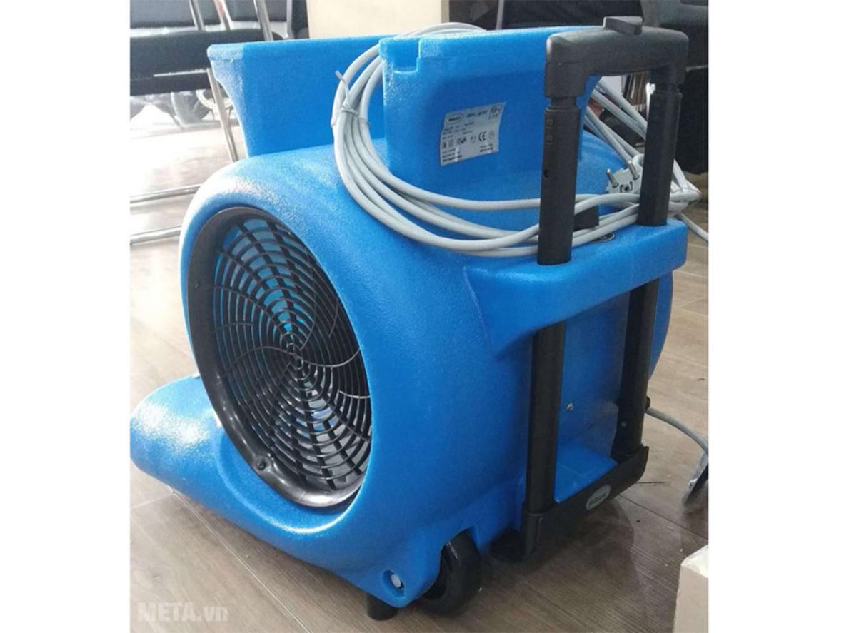 Bánh xe và tay kéo giúp HiClean HC 535 di chuyển thuận tiện giữa các khu vực.