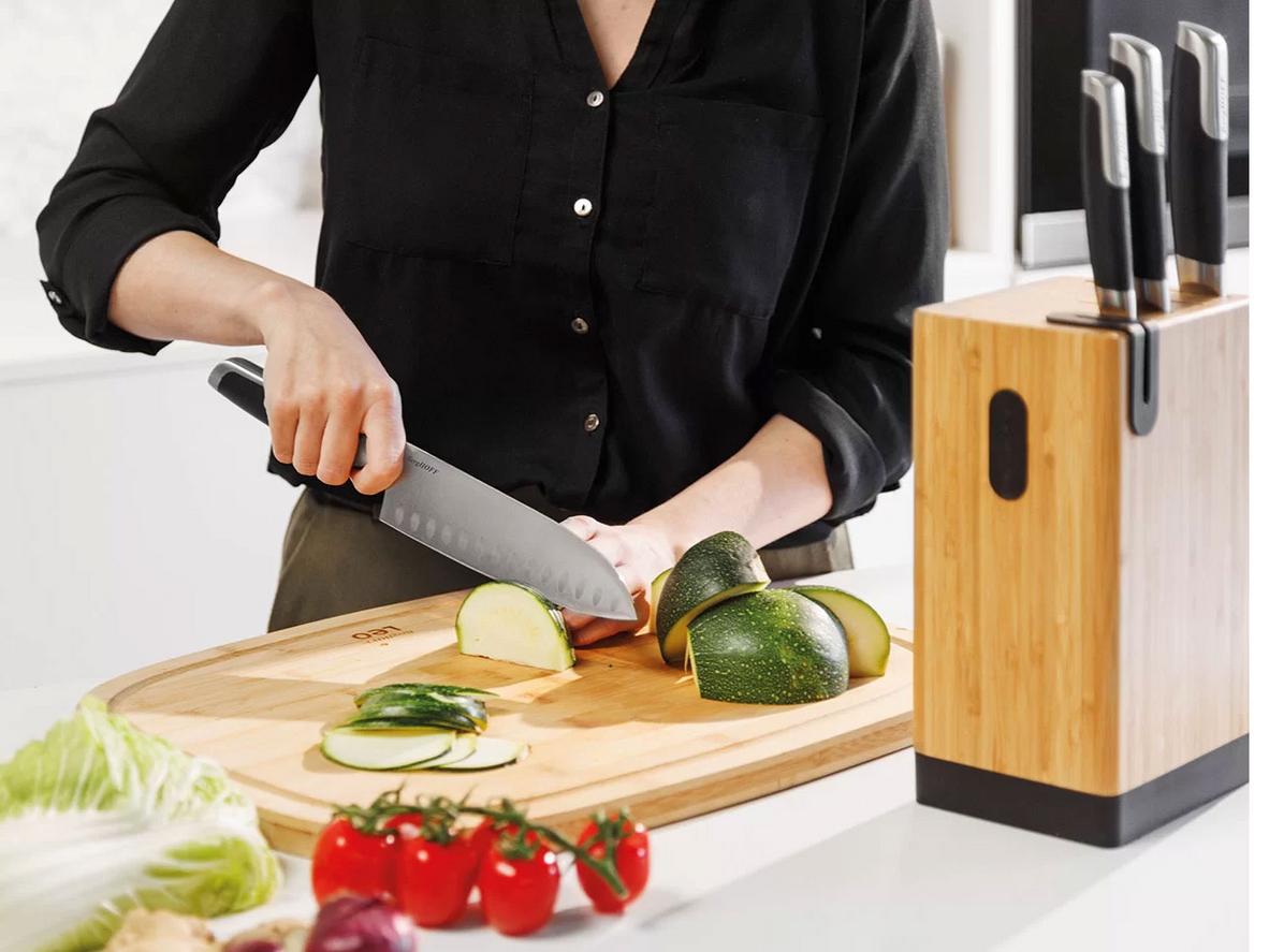 Lưỡi dao thép không gỉ X50CrMoV15 bền sắc, chống ăn mòn tốt.