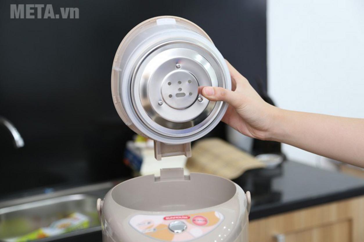 Giữ nóng ổn định khoảng 90°C giúp luôn có nước ấm sẵn.