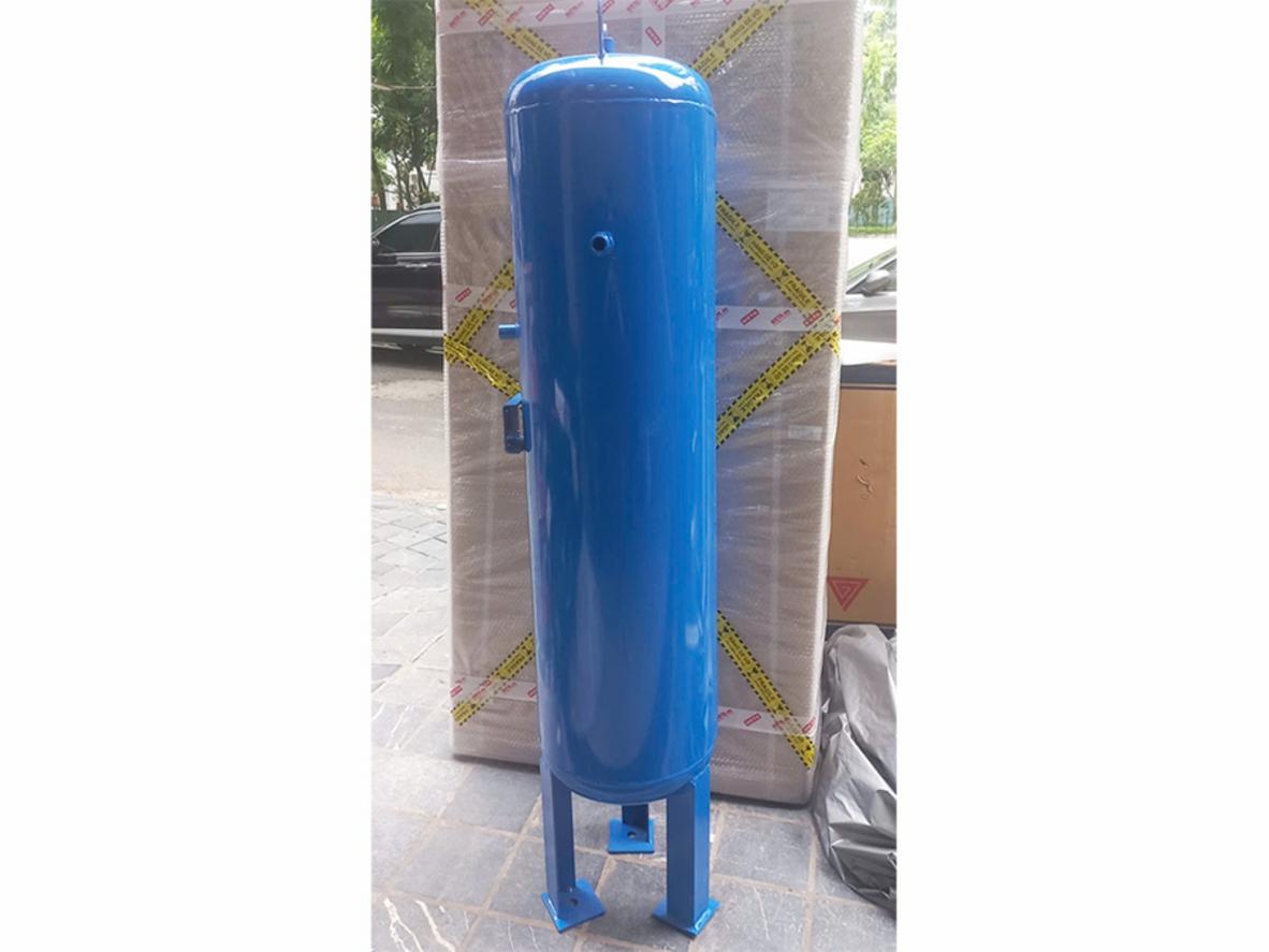 Áp suất làm việc 8–10 bar phù hợp nhiều hệ thống khí nén quy mô vừa.