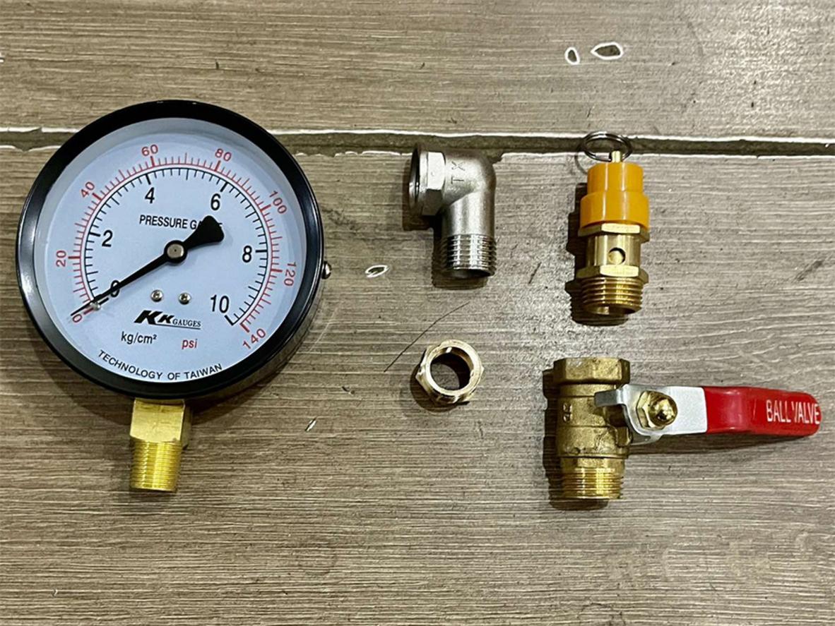 Dung tích 120 lít giúp duy trì khí nén đều và ổn định cho hệ thống quy mô vừa.