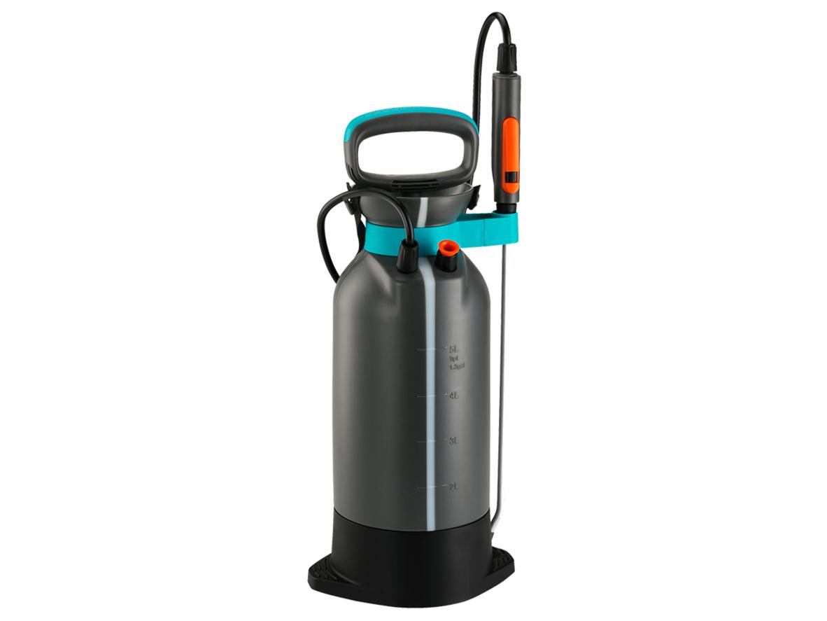 Bình tưới cây áp suất 5 lít Gardena 11130-20 phù hợp cho ban công, sân thượng và vườn nhỏ.