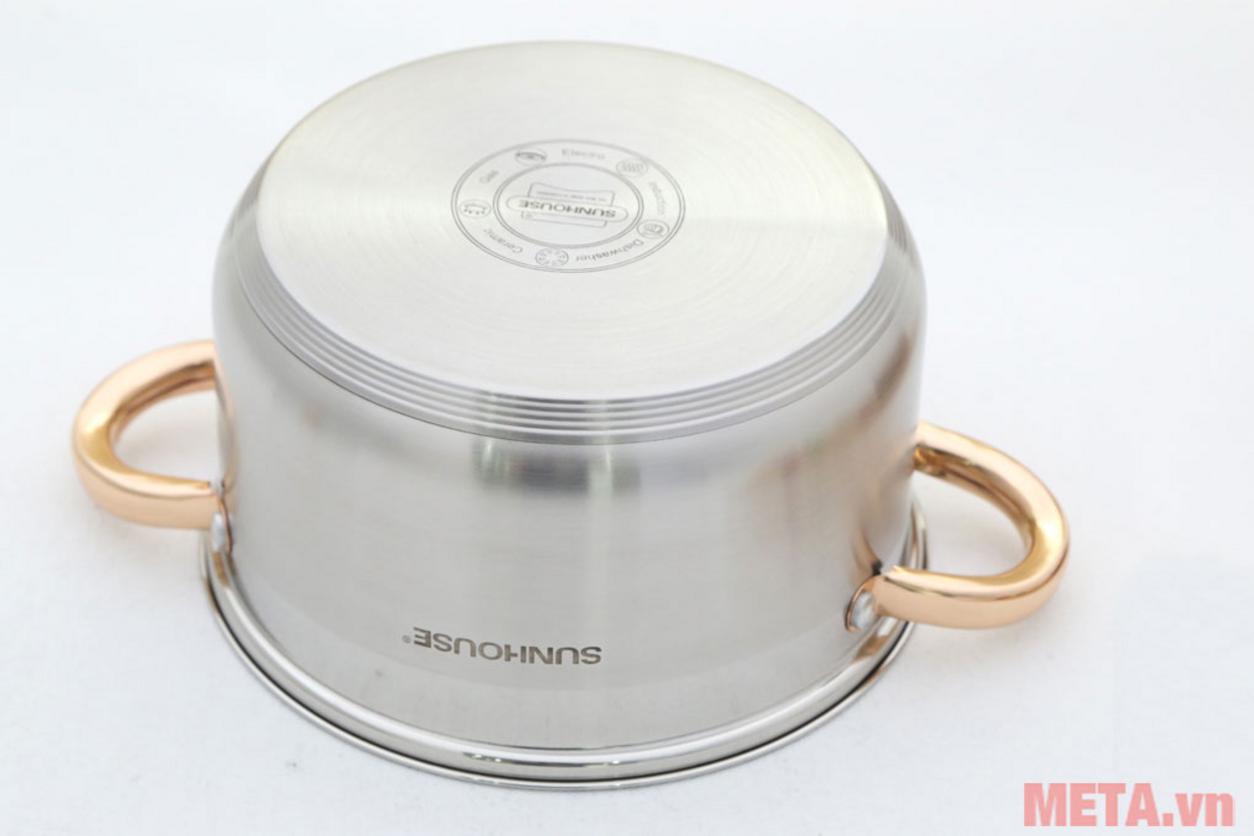 Bộ 3 nồi inox 5 đáy Sunhouse SH781 gồm 3 size tiện nấu nhiều món trong gia đình.