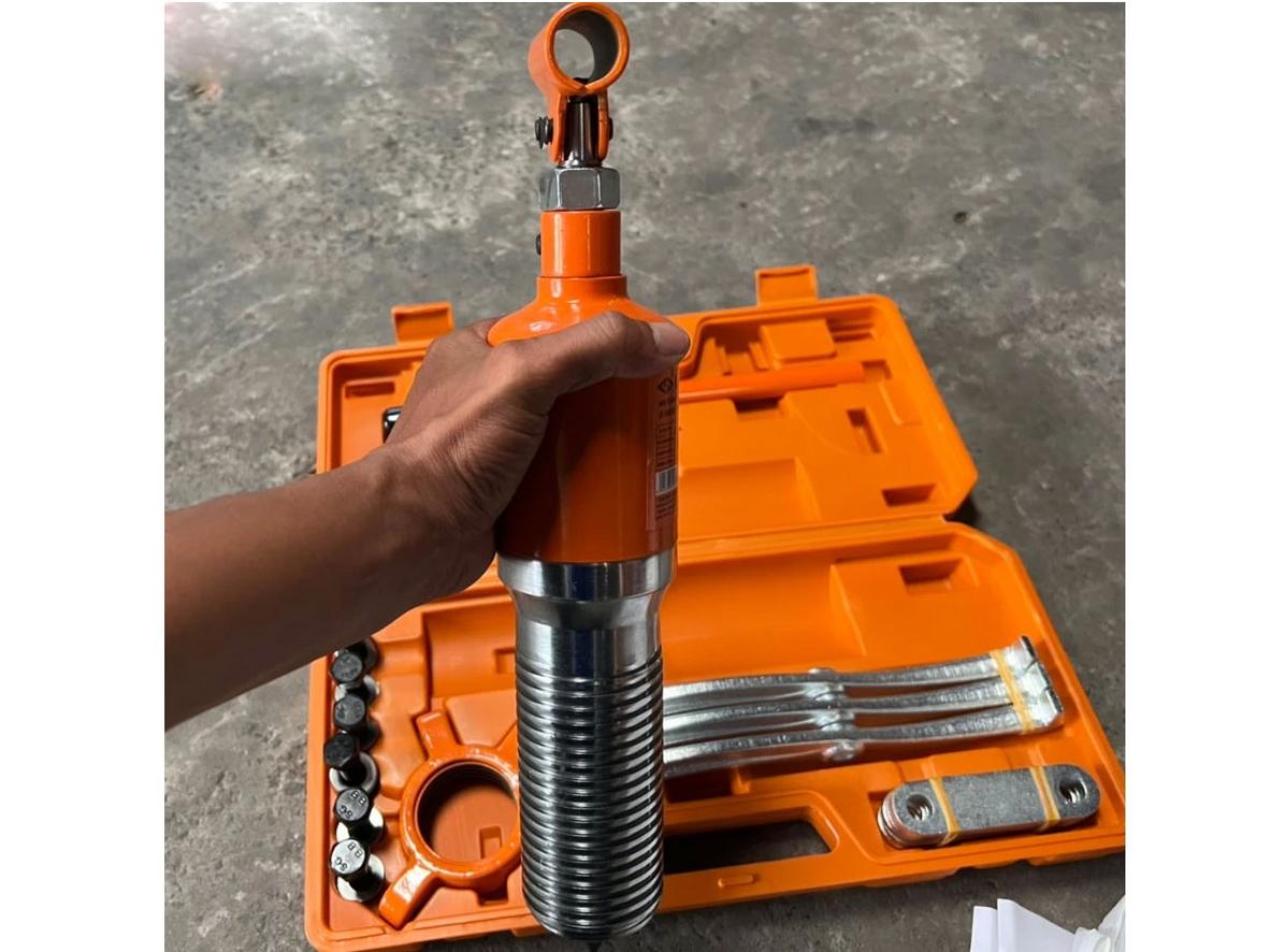 Bộ cảo thủy lực 3 chấu Asaki AK-0613 hỗ trợ tháo vòng bi, puly, bánh răng nhanh và an toàn.