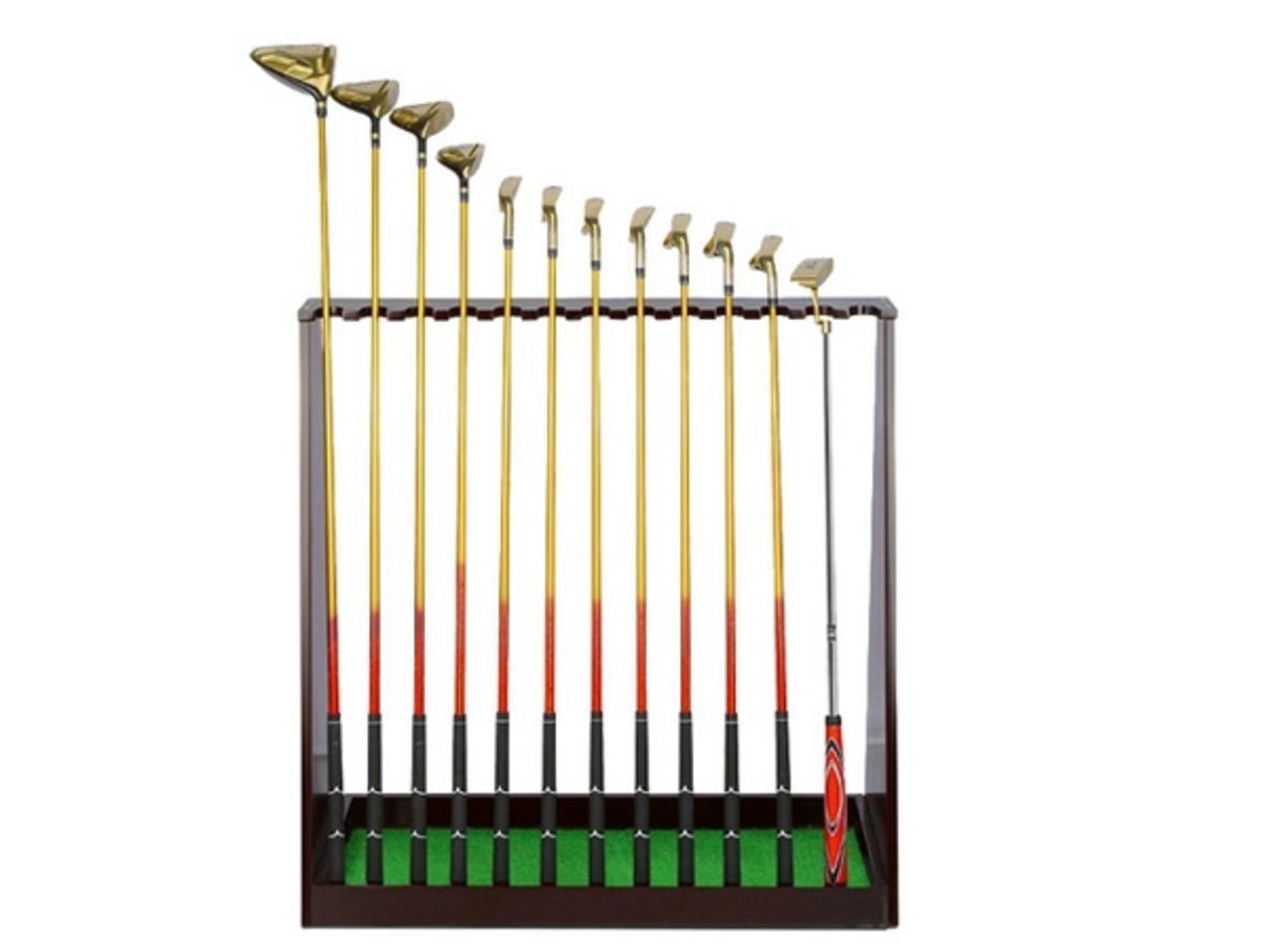 Bộ giá để gậy golf ZJ009 mang lại không gian lưu trữ gọn đẹp và chuyên nghiệp.