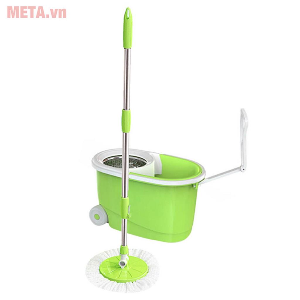 Thiết kế 11 lít, bánh xe và lồng vắt inox giúp bộ lau nhà vận hành nhẹ và bền hơn.