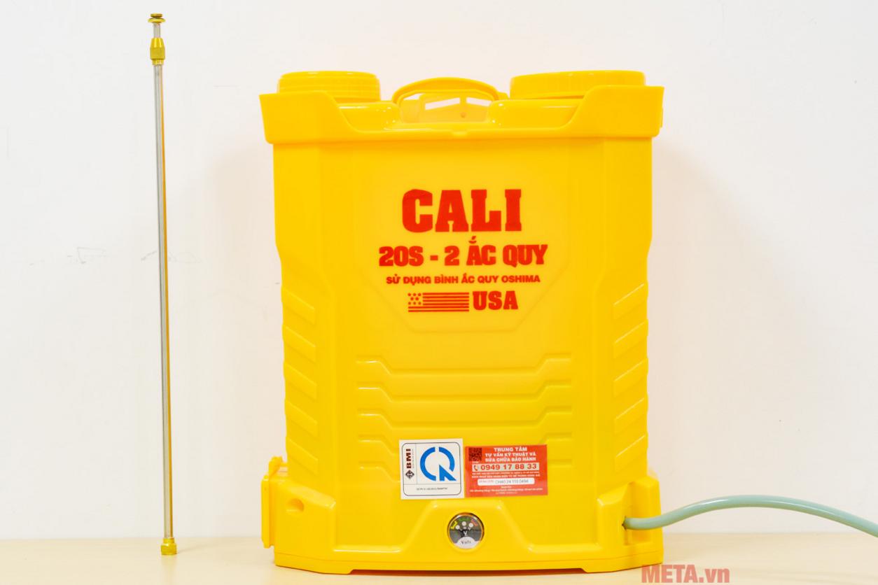 Nguồn ắc quy 12V - 8Ah giúp máy chạy ổn định trong nhiều giờ.