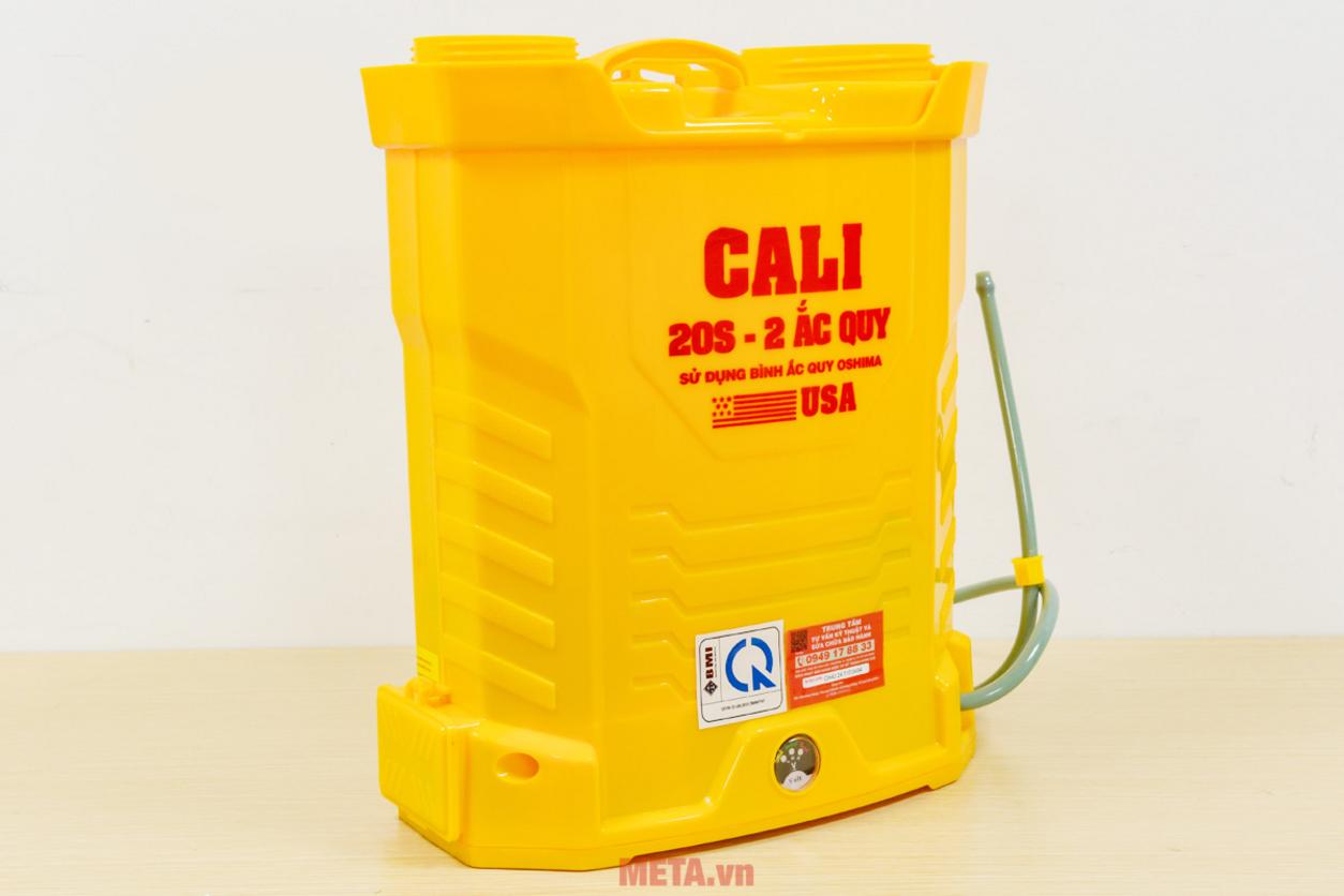 Nguồn ắc quy 12V - 8Ah giúp máy chạy ổn định trong nhiều giờ.