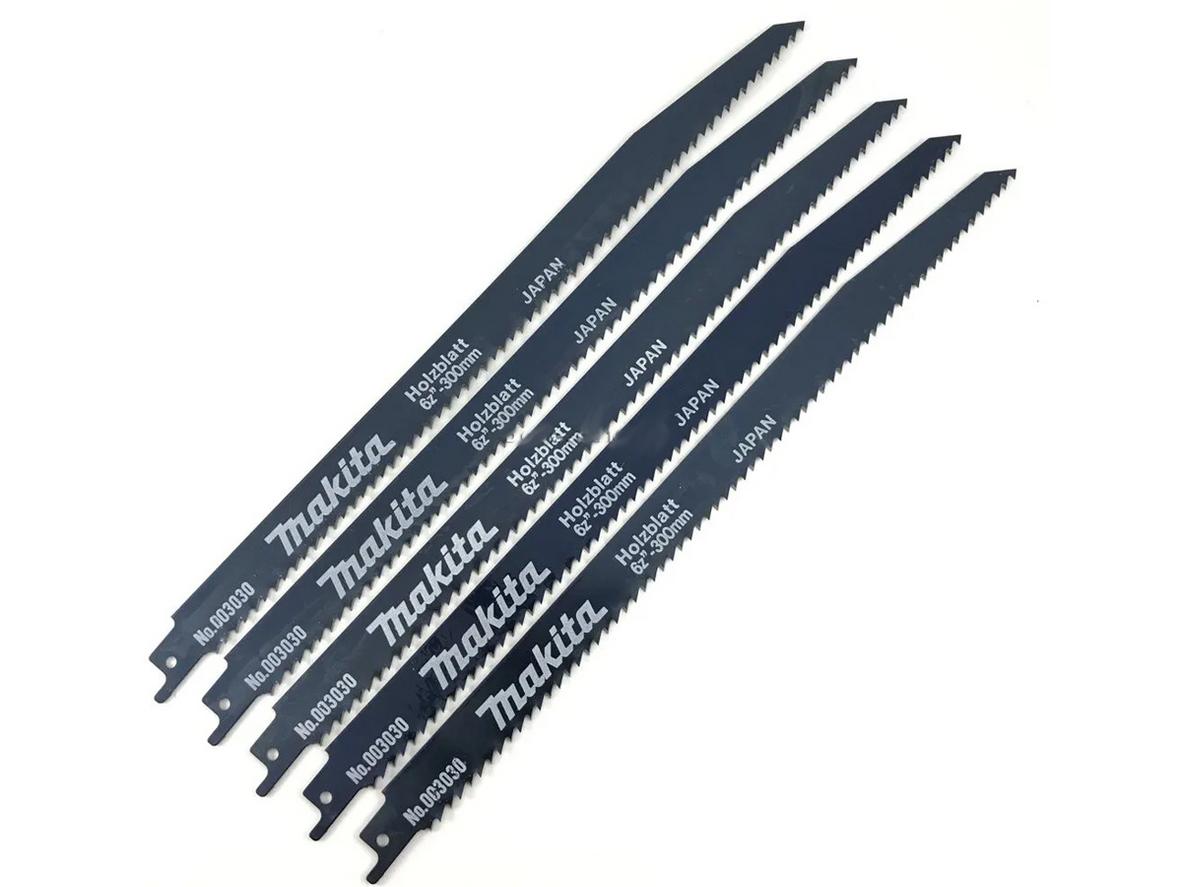 Makita B-03030 phù hợp cắt gỗ khô, gỗ ướt và PVC trong nhiều tình huống thực tế.