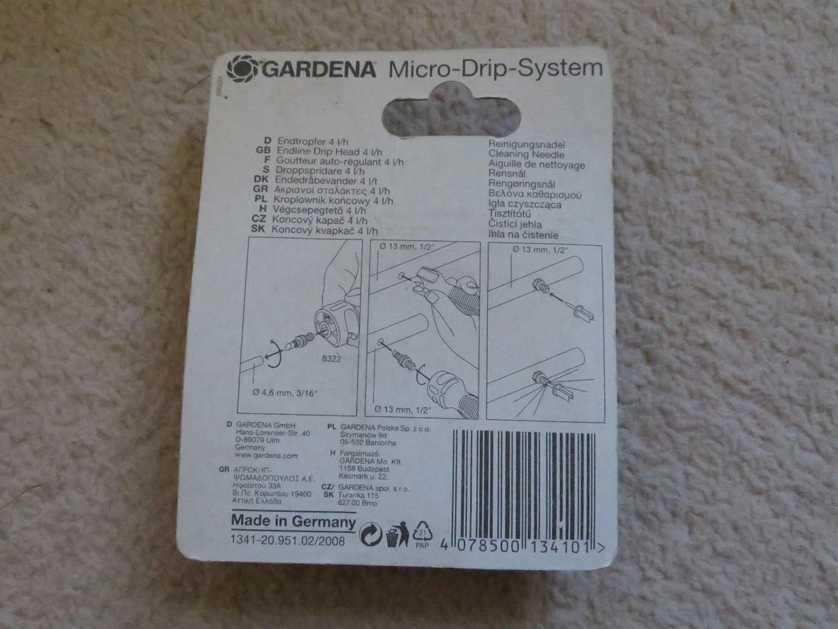 Đầu tưới Gardena 01341-20 gắn cuối đường ống, cấp nước đều 4 lít/giờ cho từng gốc cây.