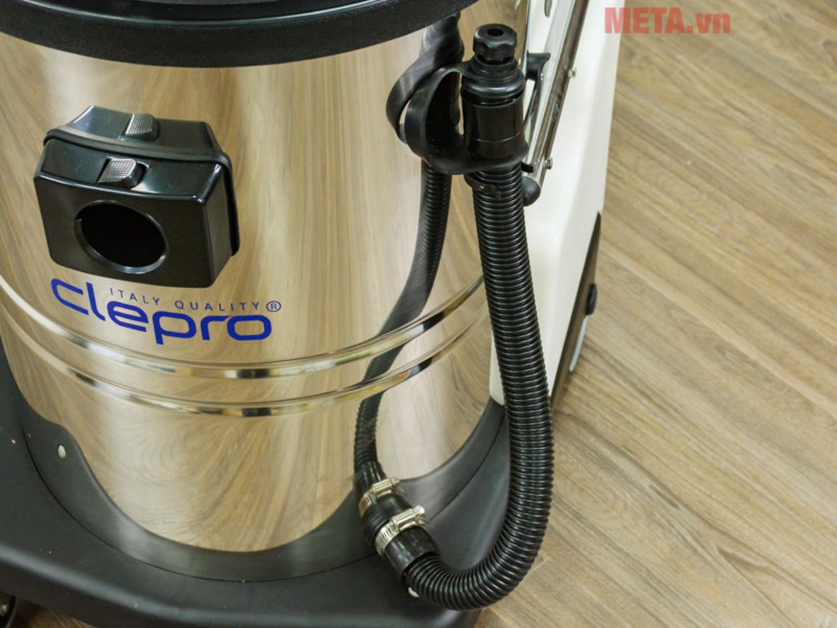 Áp lực bơm 6 bar hỗ trợ làm sạch sâu trên bề mặt vải.