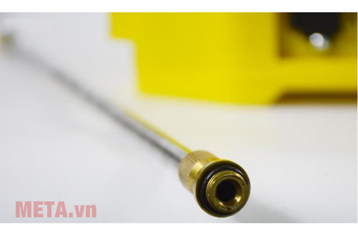 COV-16 tạo hạt sương mịn, phủ đều bề mặt lá và khu vực cần xử lý.