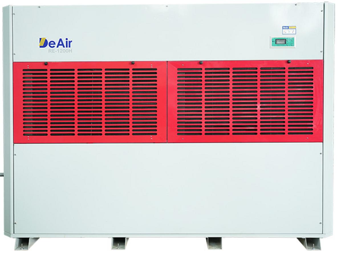DeAir.RE-1200H vận hành trong môi trường kho xưởng nhiệt cao, phù hợp bài toán kiểm soát ẩm quy mô lớn.