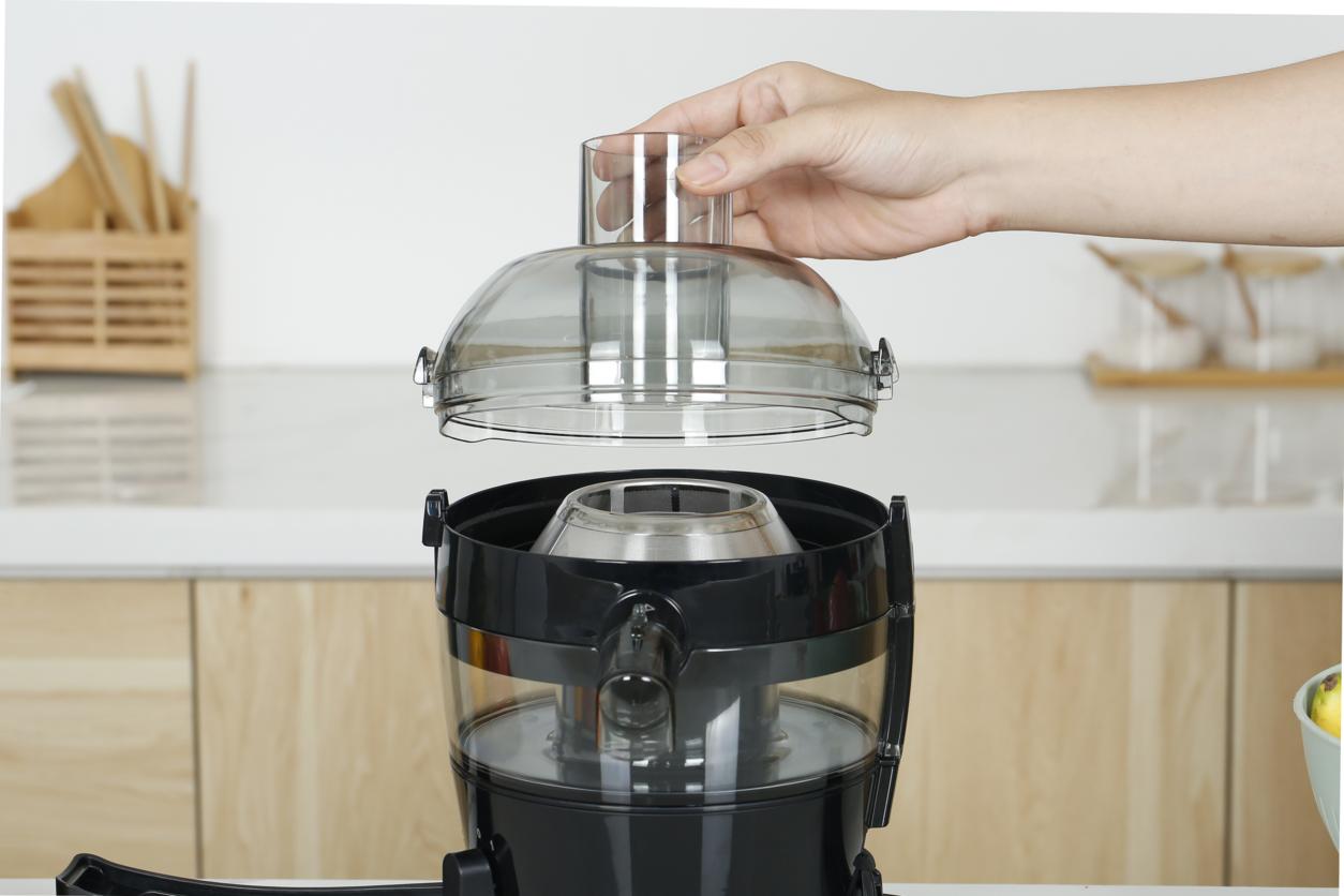 Direct Serve giúp ép thẳng vào ly, gọn gàng hơn.