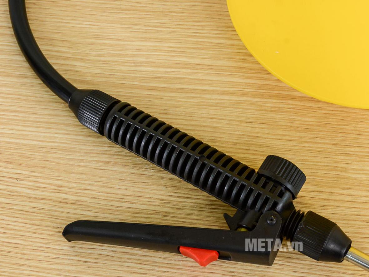 Dung tích 6 lít phù hợp nhu cầu phun xịt quy mô nhỏ và vừa.