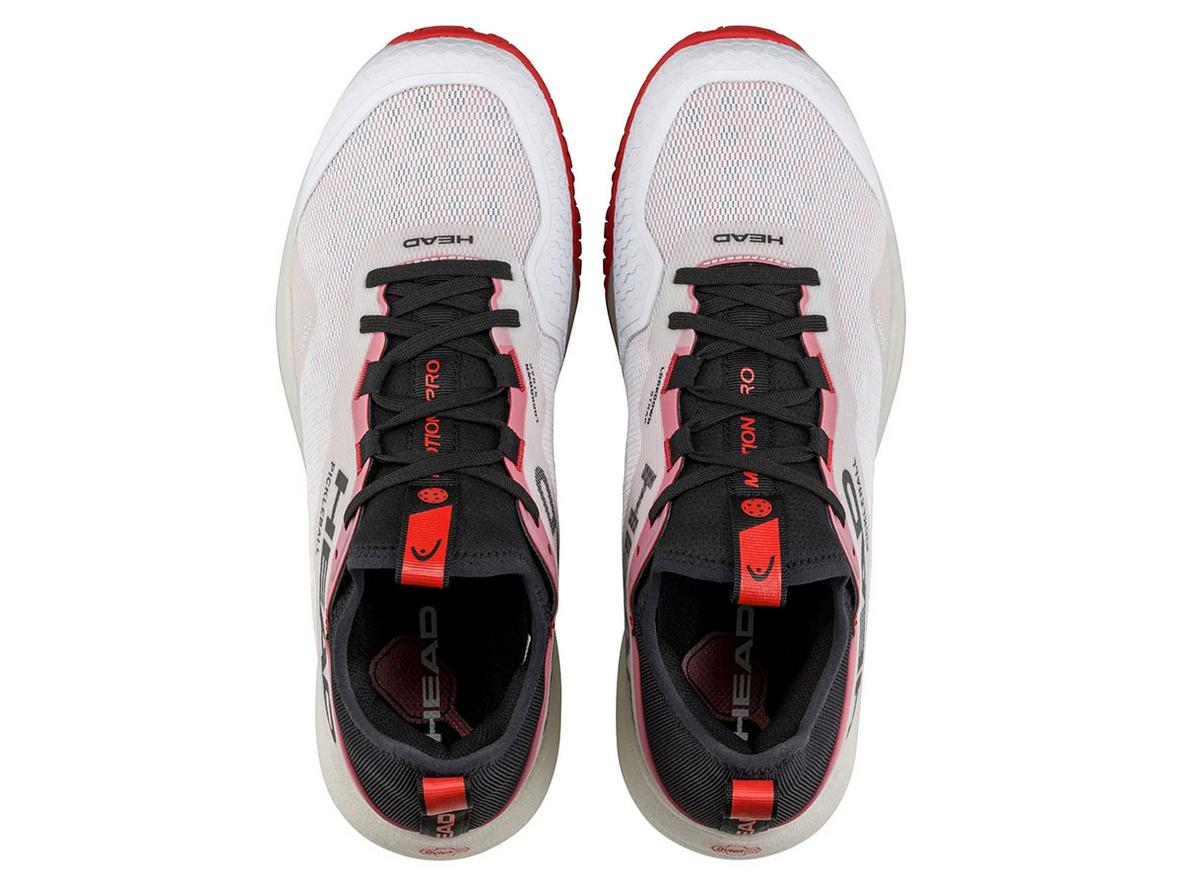DynaFoam và Lateral Control+ hỗ trợ bẻ hướng chắc hơn trên sân pickleball.