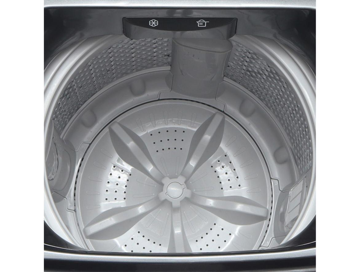 Lồng giặt Eco Drum không lỗ hỗ trợ hạn chế bám bẩn và tiết kiệm nước trong quá trình sử dụng.