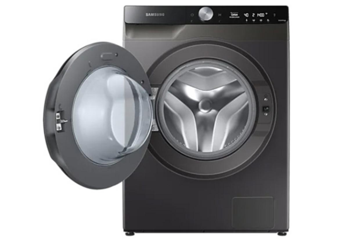 EcoBubble, Hygiene Steam và AirWash hỗ trợ giặt sạch, khử mùi, vệ sinh hơn.