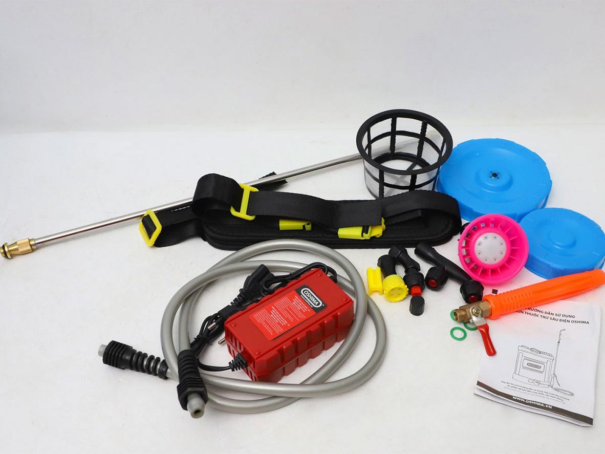 Dung tích 20 lít giúp phun lâu hơn, giảm số lần châm lại.