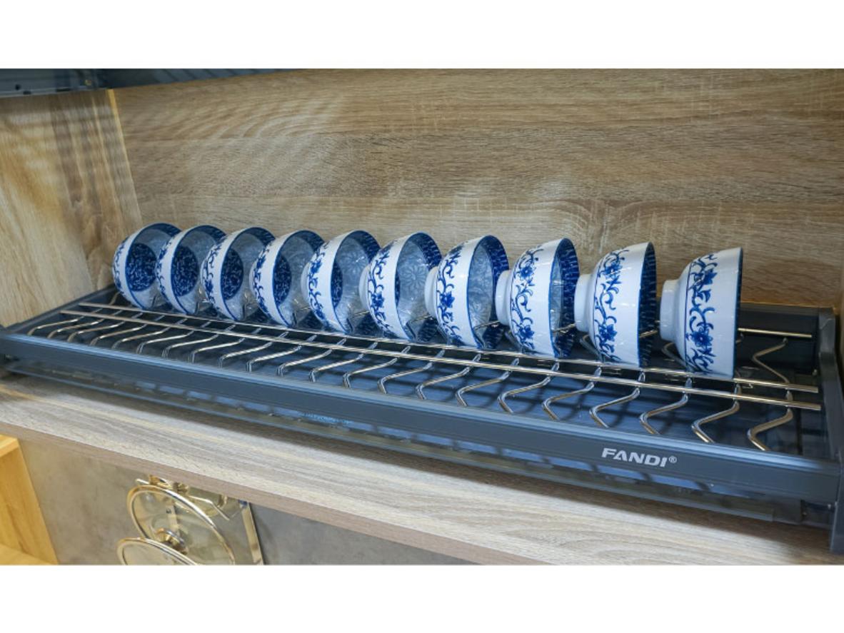 Nan oval 2 tầng giúp phân khu bát đĩa rõ ràng, gọn mắt hơn.