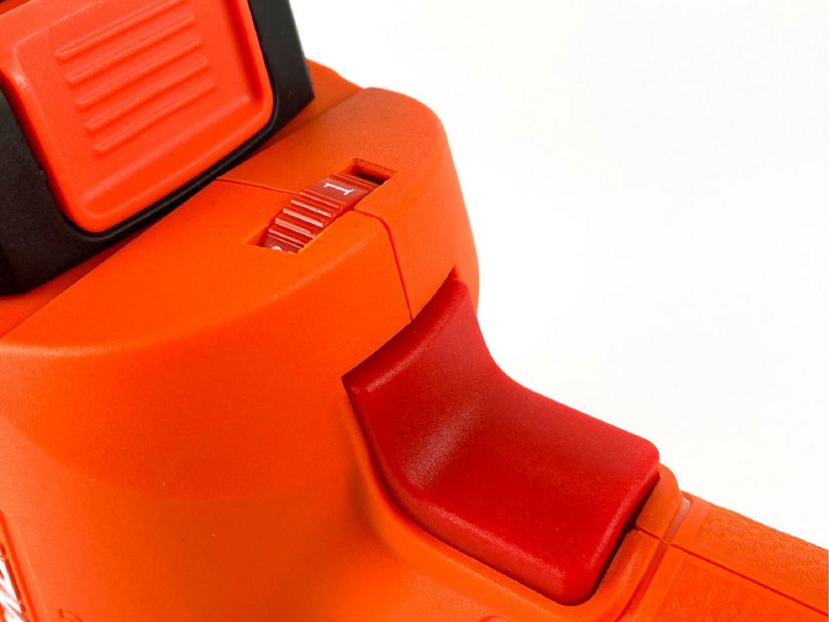 Fixman FL108001-01 kết hợp hút và rung để tăng độ bám dính khi ốp lát gạch.