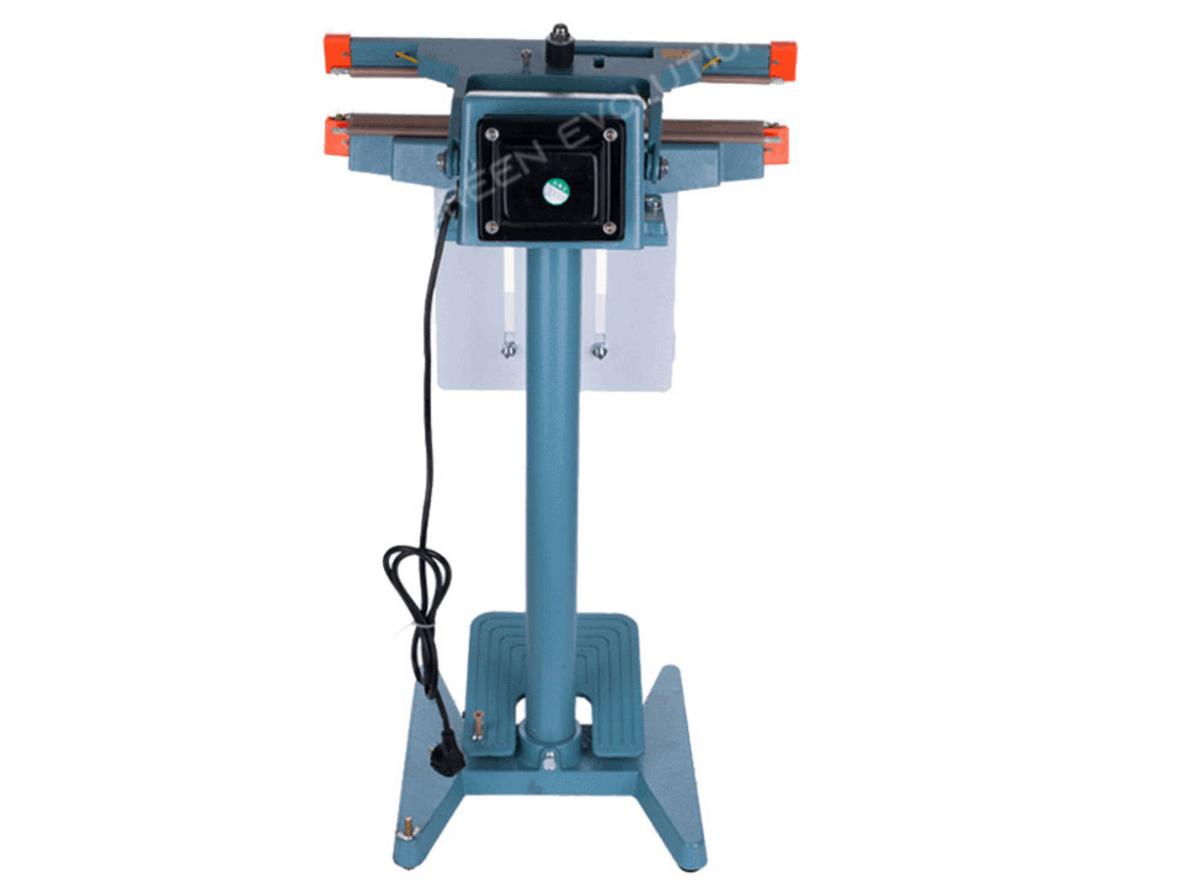 Công suất 2400W giúp máy gia nhiệt nhanh và làm việc ổn định.