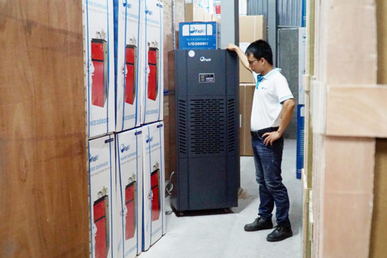 HM-180N xử lý ẩm nhanh cho kho xưởng lớn