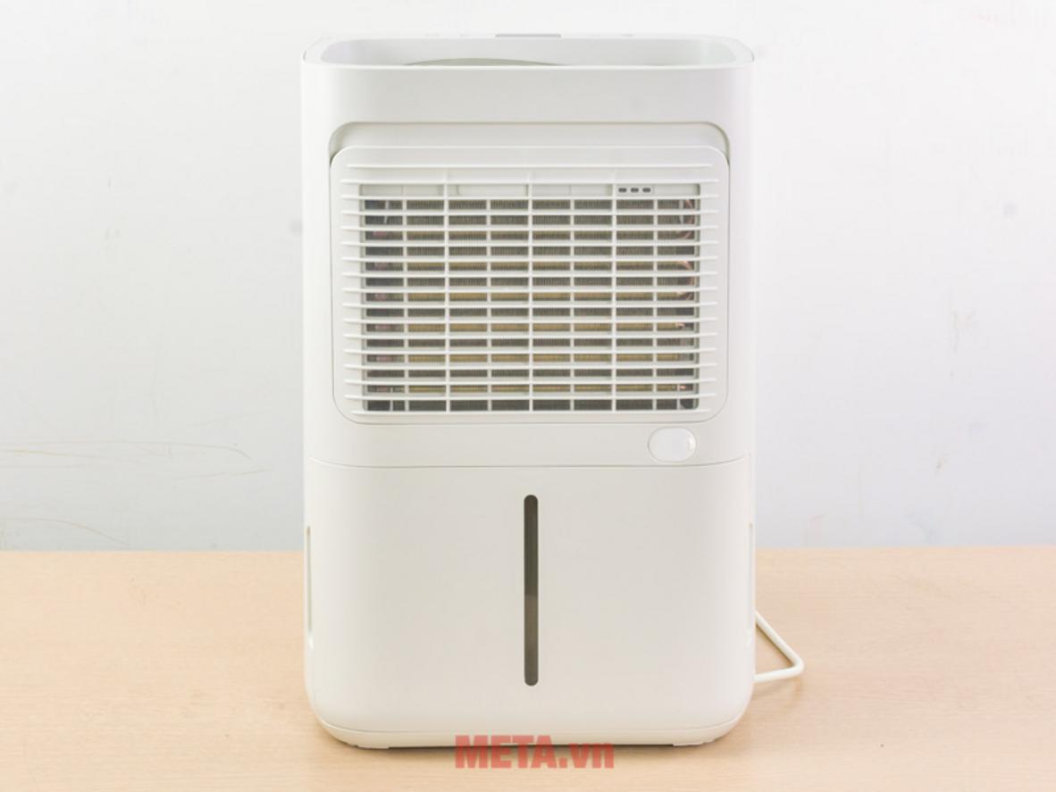Bình chứa 2,3 lít và hẹn giờ 1-24 giờ giúp dùng máy tiện hơn.