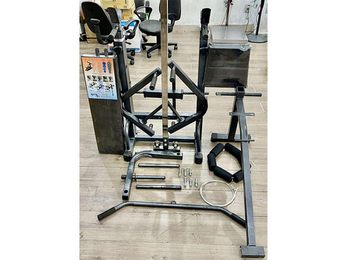 Giàn tạ G305 chưa kèm đòn tạ và tạ đĩa, cần mua thêm để tập ngay.