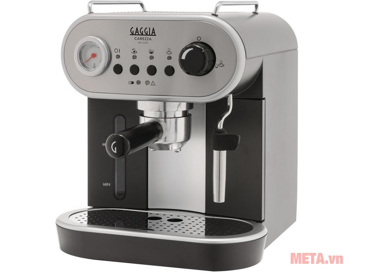 Bộ tính năng của Gaggia Carezza Deluxe tập trung vào chiết xuất ổn định, dễ dùng và đánh sữa tiện lợi.