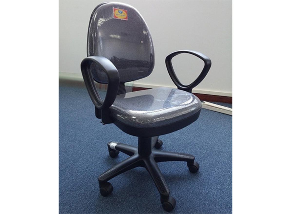 Cấu trúc lưng trung và đệm nỉ giúp SG550 ngồi êm, dễ dùng mỗi ngày.