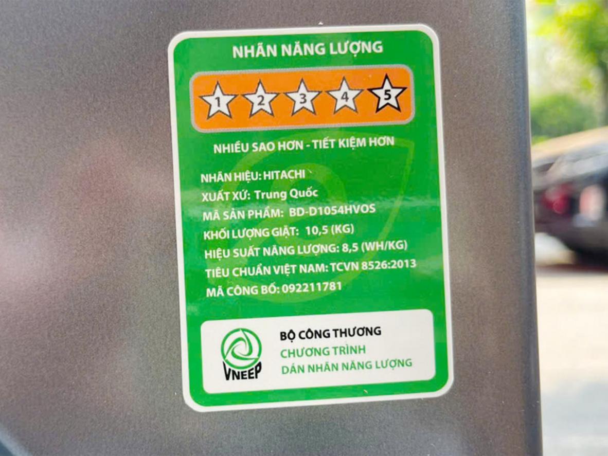 Dung tích giặt 10.5kg và sấy 7kg đáp ứng tốt nhu cầu gia đình đông thành viên.