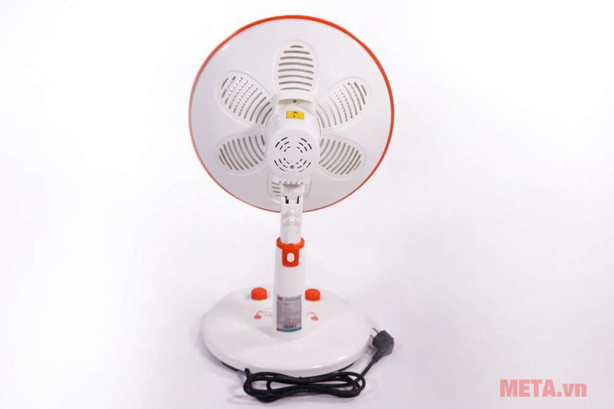 Công nghệ halogen giúp máy tạo hơi ấm nhanh ngay sau khi bật.