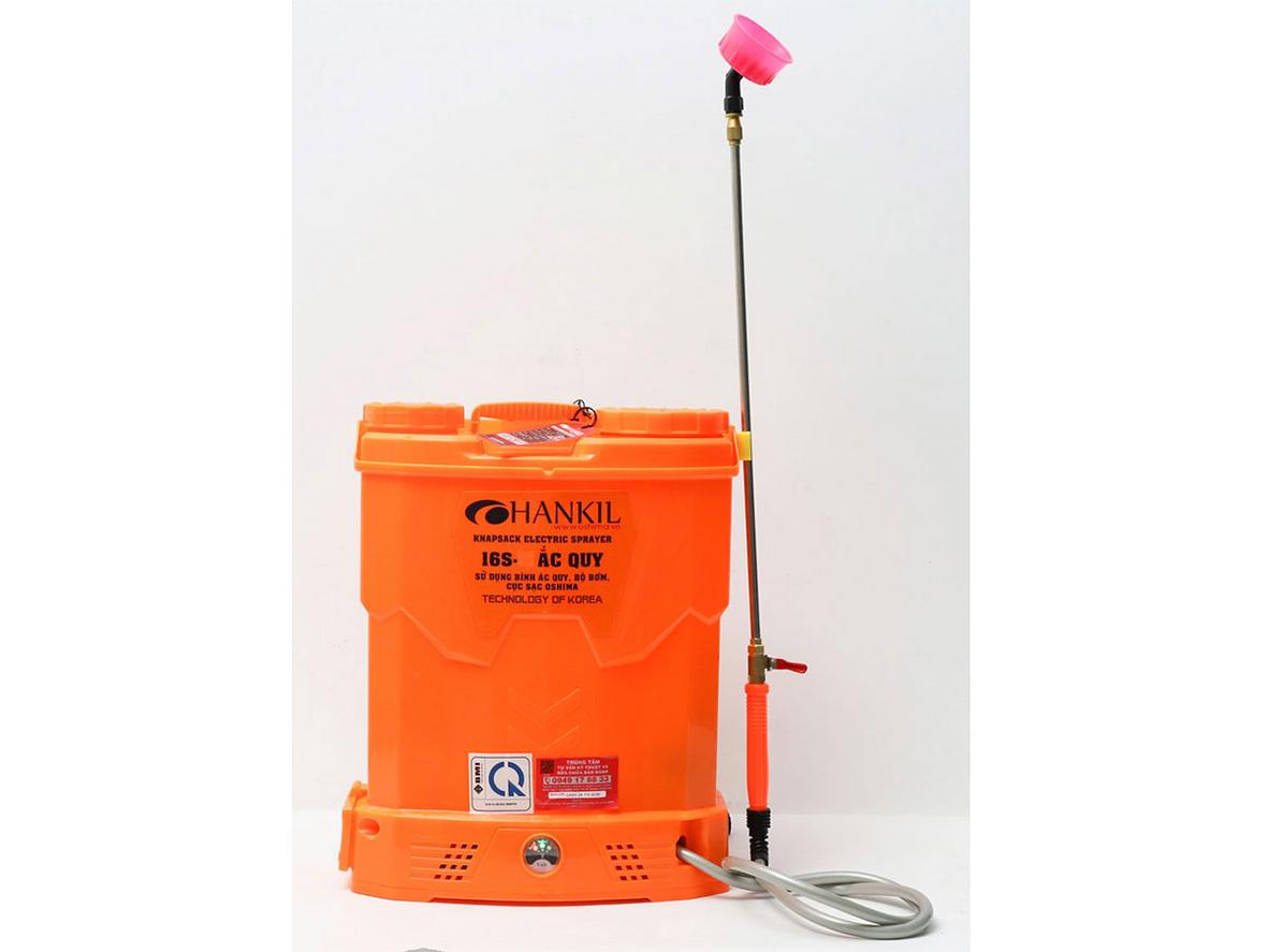 Áp suất khoảng 100 PSI giúp Hankil 16S phun ổn định và phủ đều bề mặt.