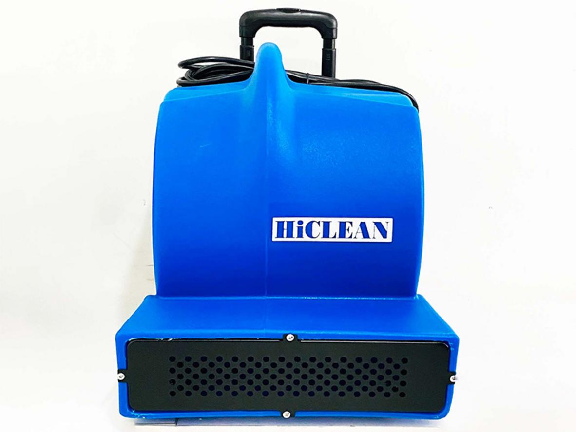 Bánh xe và tay kéo giúp đưa máy đến khu vực cần sấy nhanh hơn.