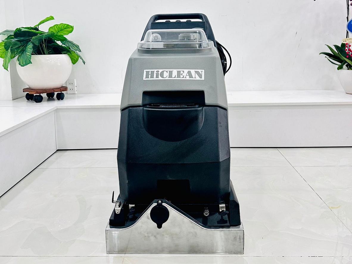 Tổng công suất 2.320W giúp HC5A xử lý thảm nhanh và ổn định hơn.