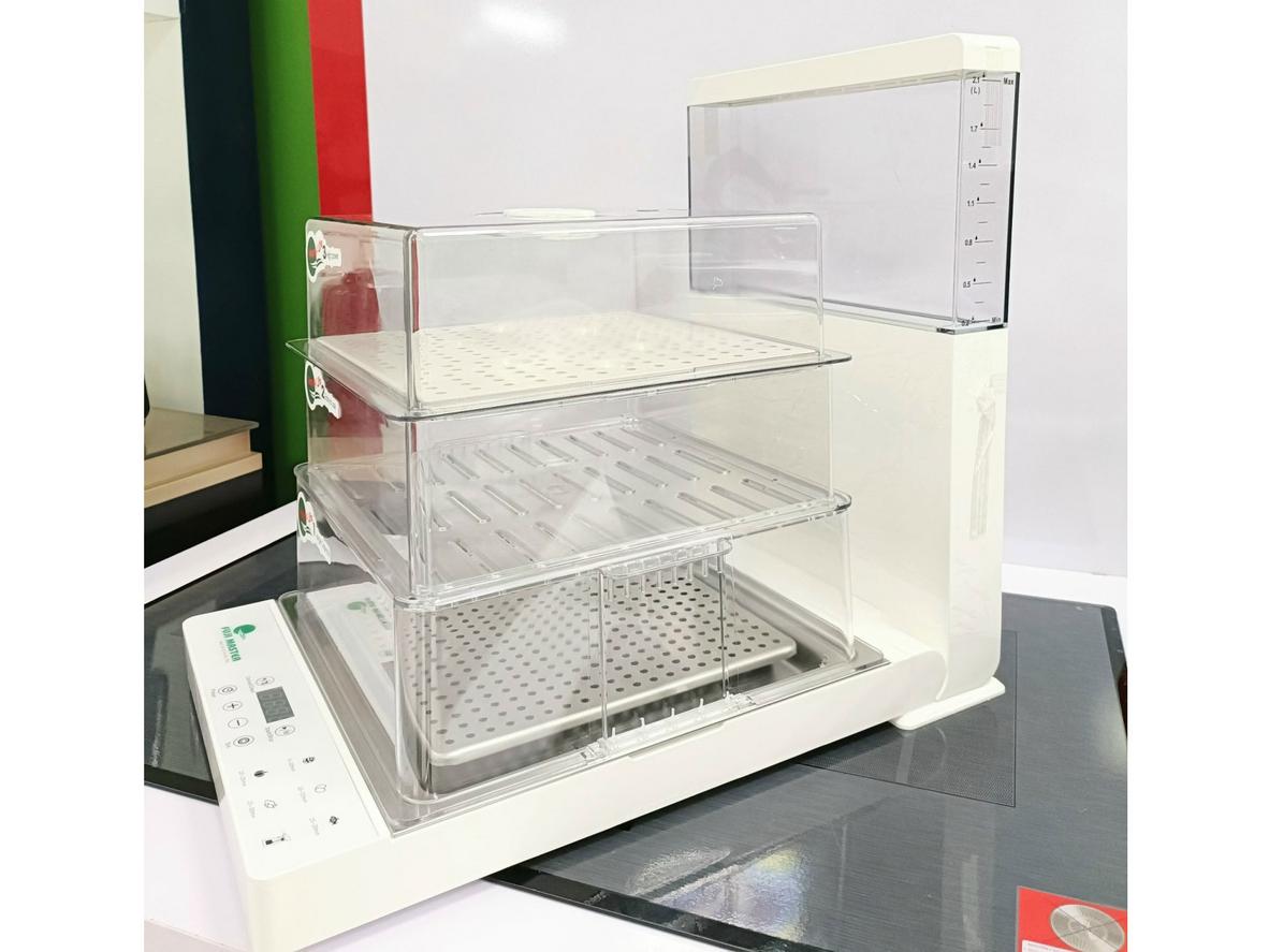 Inox 304 và nhựa cao cấp chịu nhiệt giúp máy bền và an toàn hơn khi dùng lâu dài.