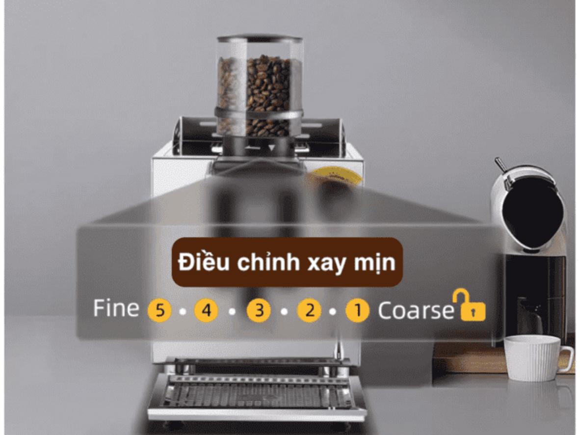 Hai boiler 1200W giúp máy đáp ứng tốt hơn cả pha và đánh sữa.
