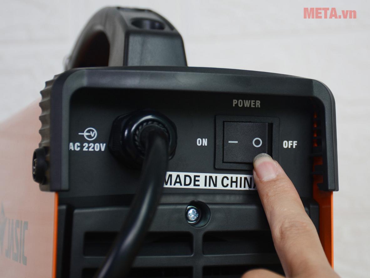Jasic ARES-200 phù hợp que 3.2mm và đáp ứng que 4.0mm.
