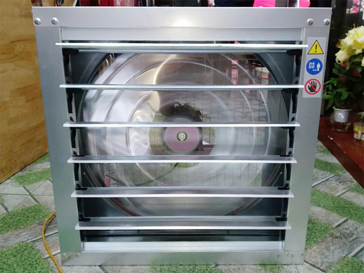 Lưu lượng 15.000 m3/giờ giúp JH-600 hút khí nóng và mùi rất nhanh.