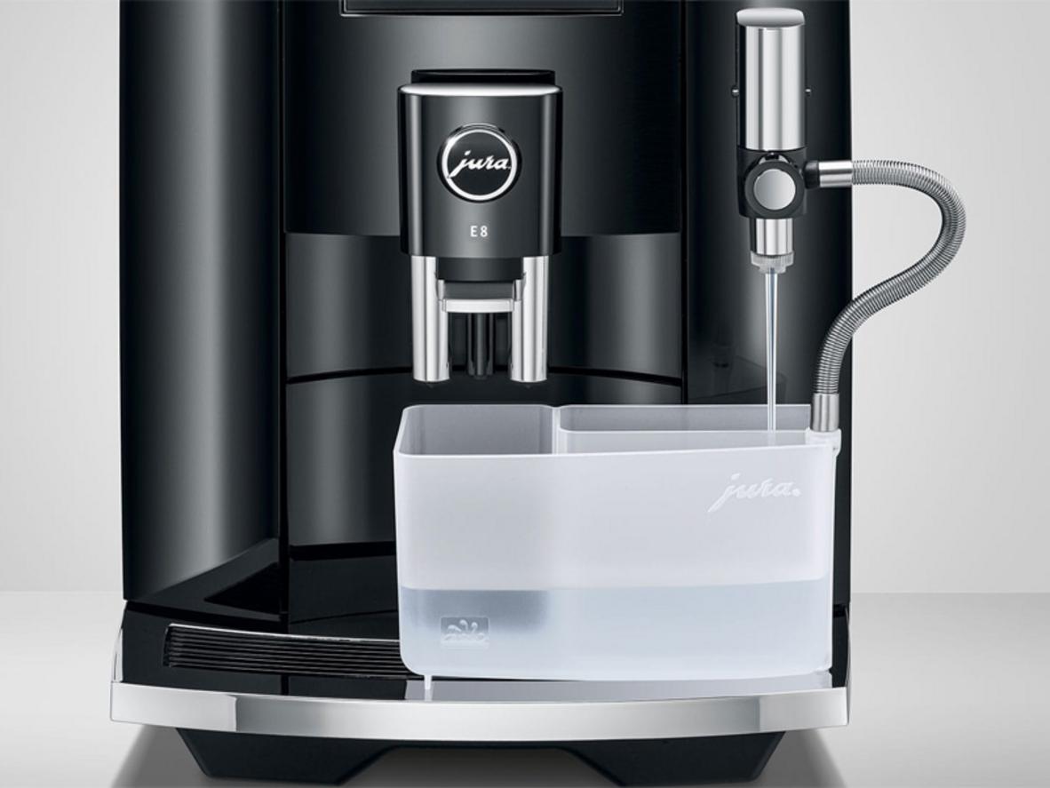 Jura E8 Piano mang lại trải nghiệm pha cà phê tự động cao cấp cho gia đình và văn phòng nhỏ.