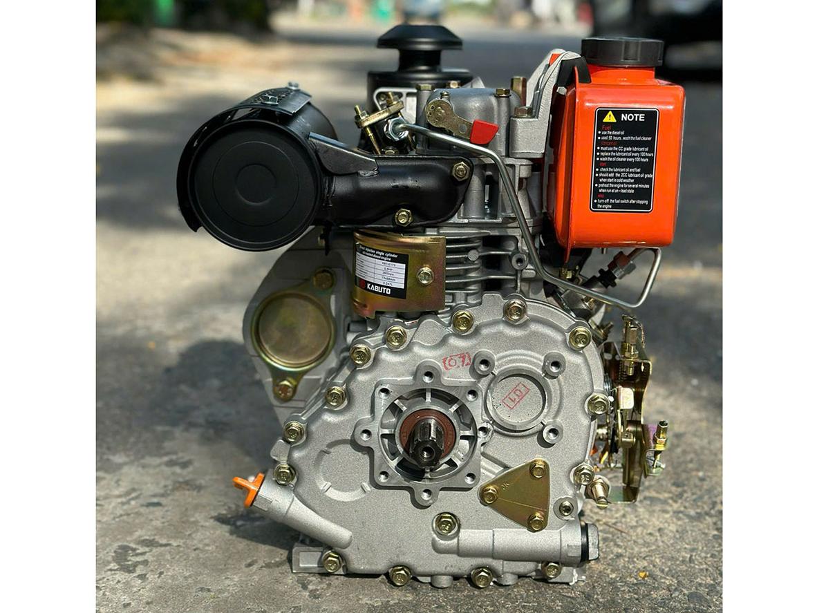 5.5HP và 247cc là mức công suất cân bằng cho bơm nước và cơ khí nhẹ.