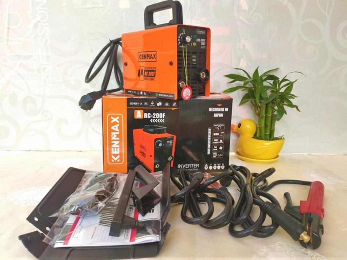 ARC-200F vận hành ổn định với que 2.5mm, phù hợp sửa chữa dân dụng và cơ khí nhỏ.